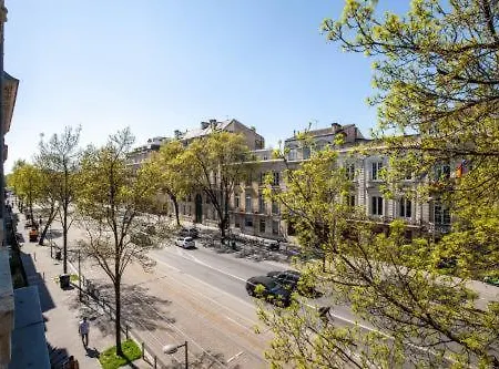 Lovely With Exceptional Terrace Апартаменты *
