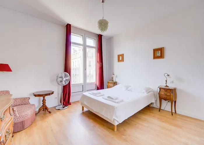 Lovely With Exceptional Terrace * Бордо