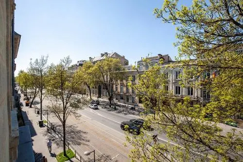 Lovely With Exceptional Terrace Lägenhet *